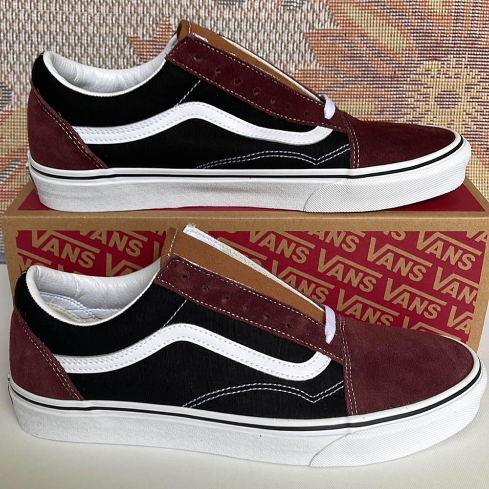Vans Men’s Old Skool
Color Block Black/Brown
VN0007NTYS8
Sneakers - Picture 1 of 16